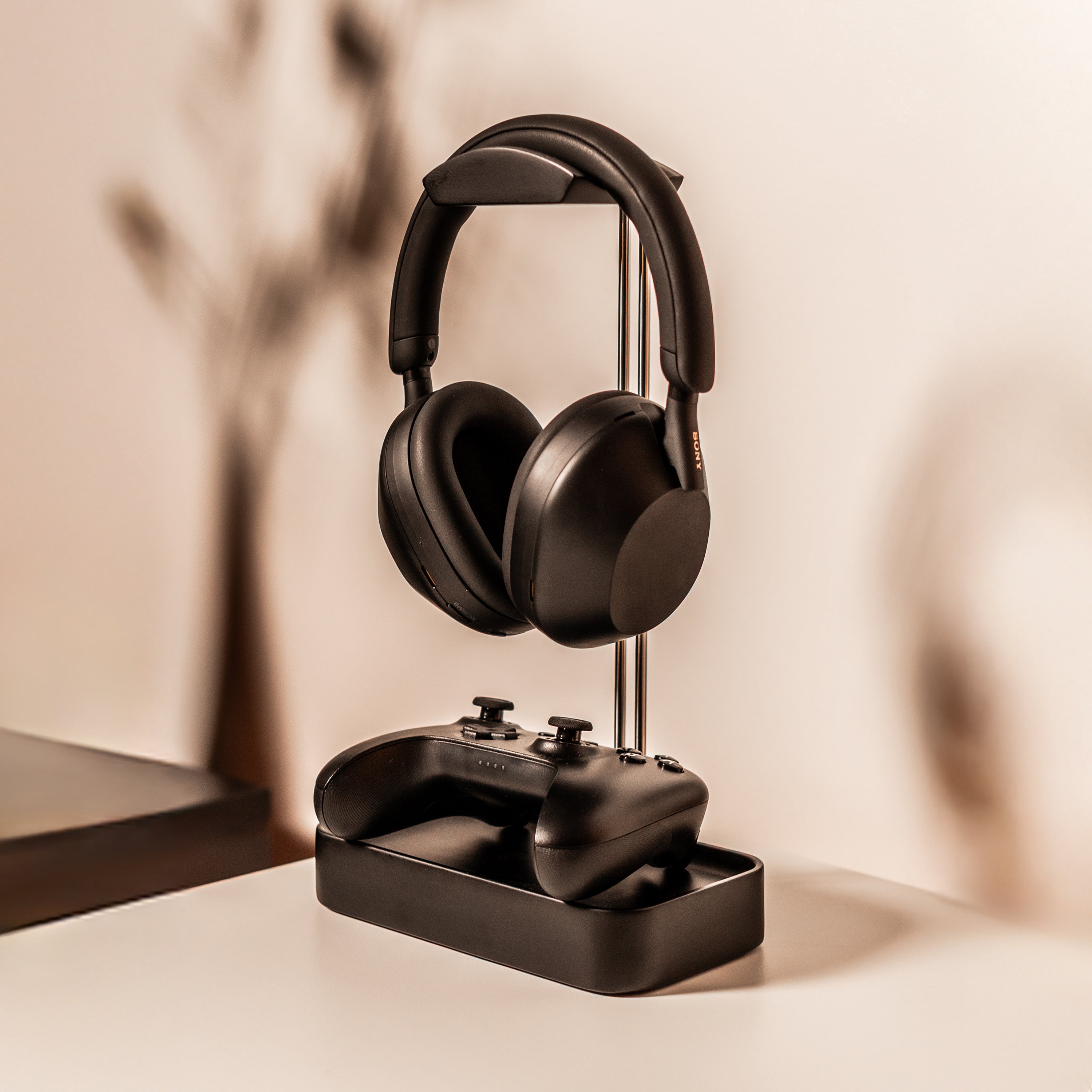 Headphone Stand | Black Wood