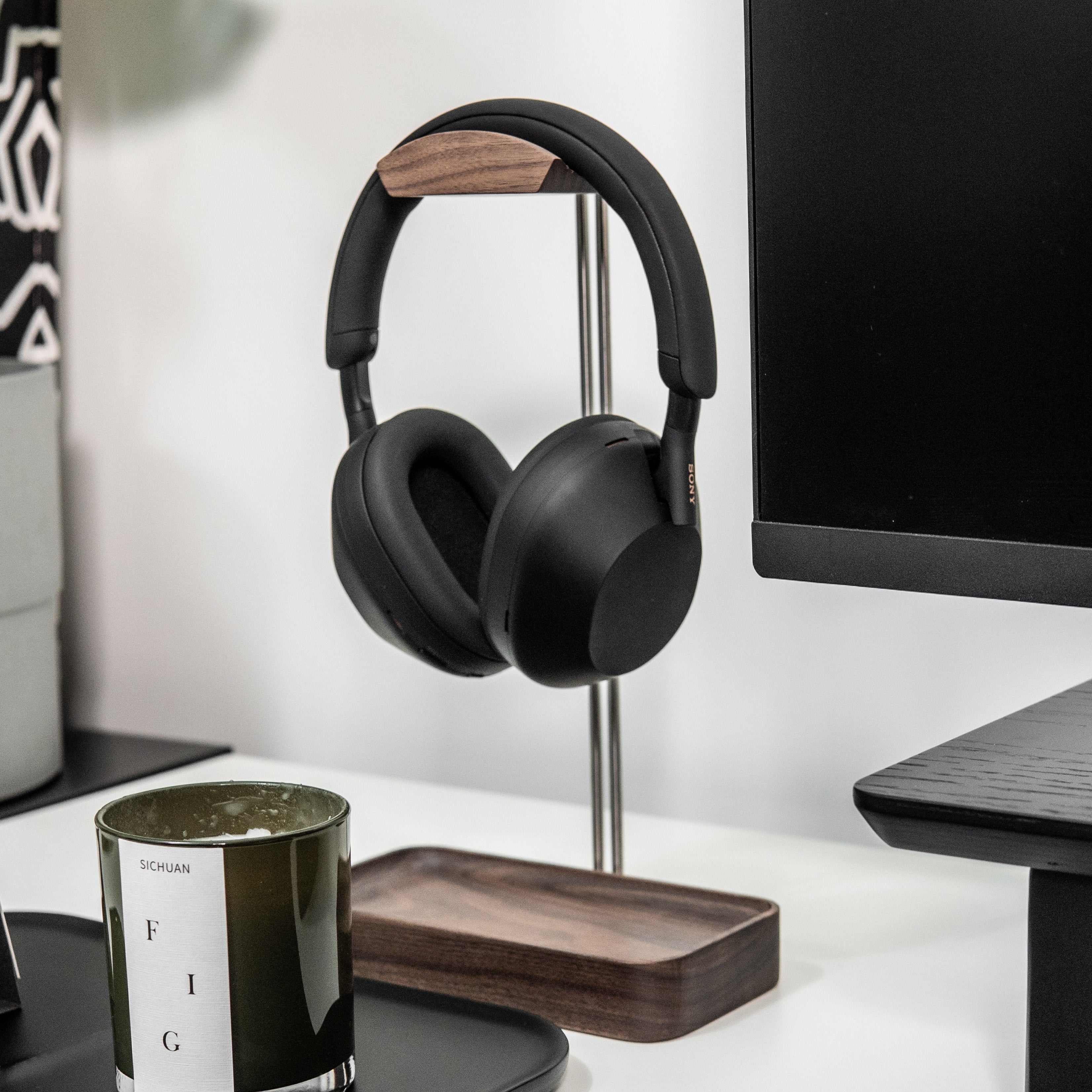Headphone Stand | Walnut