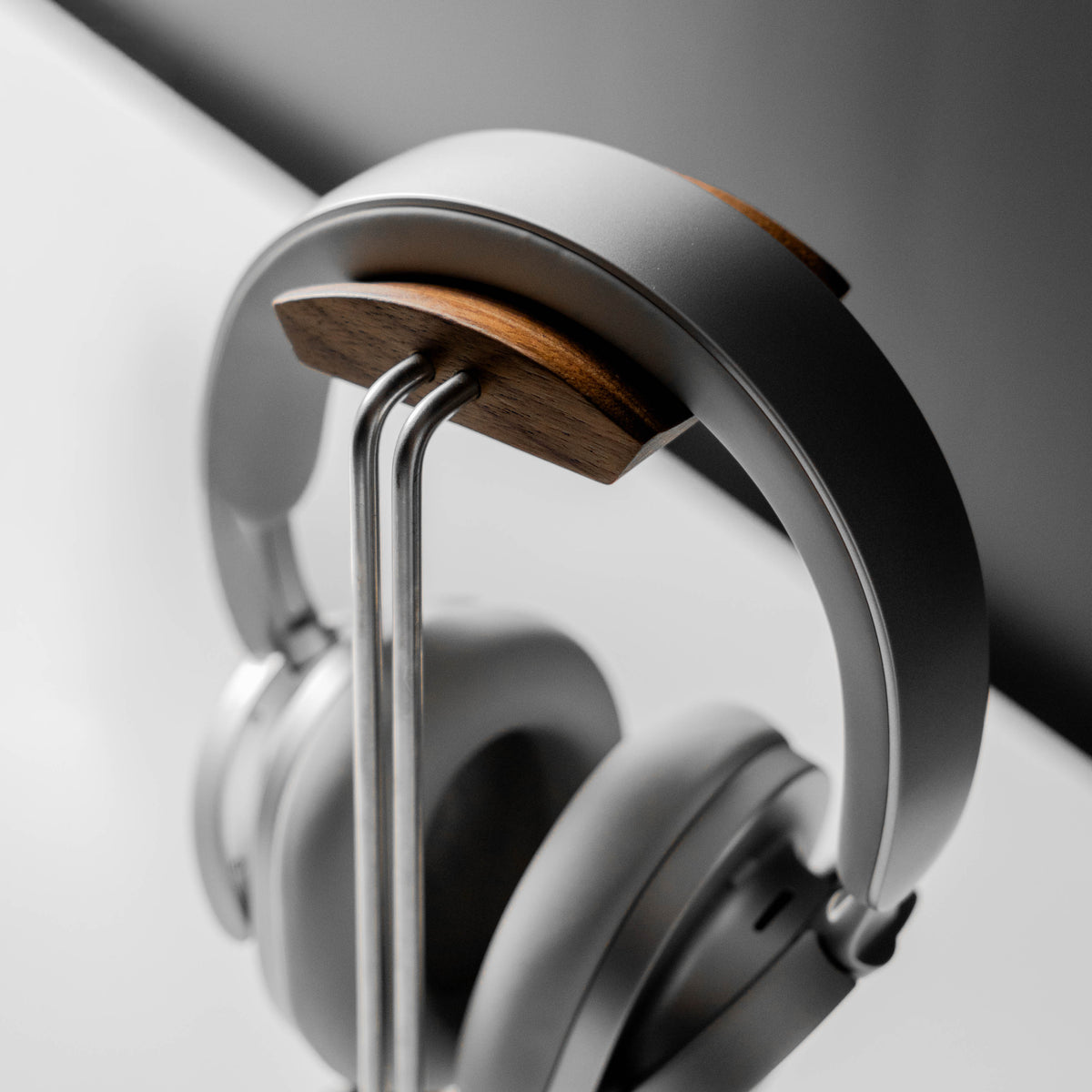 Headphone Stand | Walnut